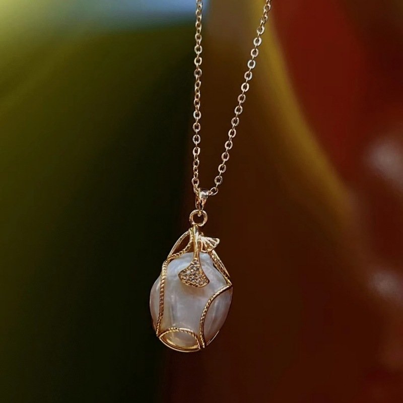 Lucky Three Lives Pearl Pendant Necklace - Light Luxury Viral Choker